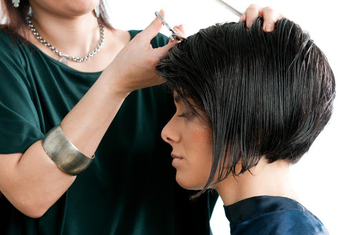 Vous êtes à la recherche d'un salon de coiffure dans le 6ème arrondissement de Lyon ? Prenez rendez-vous pour vous faire coiffer au salon Michèle Capitain.