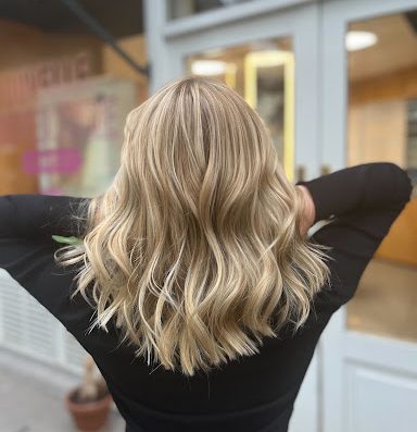 Découvrez les salons Moment Couleurs à Paris : le meilleur des coloristes pour une couleur ou un balayage sur mesure