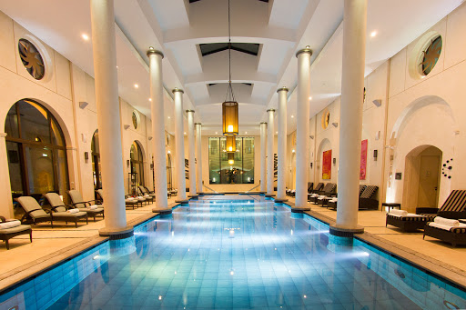 Site Officiel - Découvrez l’hôtel 5 étoiles Terre Blanche niché entre Provence et Côte d’Azur. Un véritable havre de paix proposant un spa
