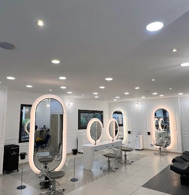 ICONE Paris - Institut de beauté est votre salon de coiffure situé à Paris. Nous y proposons un large choix de prestations pour hommes et pour femmes.