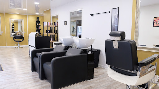 LASER Coiffure & Esthétique à LYON 3ème / PART DIEU vous propose 3 espaces "Coiffure - Barbier - Vente Produits" avec une équipe composée de votre Coiffeur & de votre Barbier