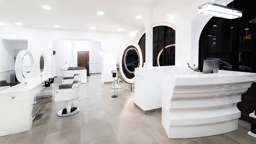 Bienvenue sur le site de Noufila luxury hair salon. Nos coiffeurs attentifs mettent 25 ans d'expérience au service des hommes et femmes de Lyon.