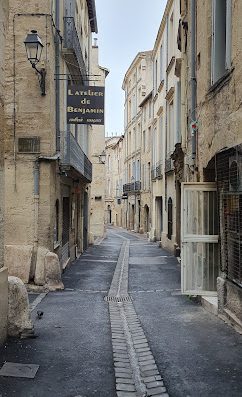 L'Atelier de Benjamin - centre de bien-être capillaire : découvrez votre salon de coiffure bio Hairborist dans le centre historique de Montpellier.