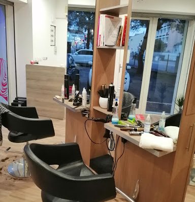 Réservez les meilleurs coiffeurs et instituts de beauté de votre ville jusqu'à -50% : Coupe