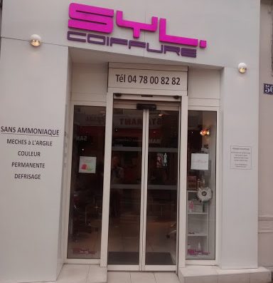 Le salon Syl'Coiffure se situe à Lyon 8e dans le Rhône pour vos mèches à l'argile