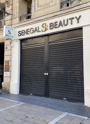 Découvrez un large choix de produits adaptés à tous les types de cheveux : lisses