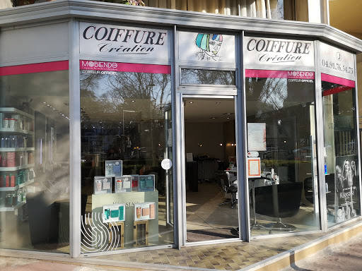 Le salon Coiffure Création  vous accueille dans une ambiance conviviale pour un instant beauté